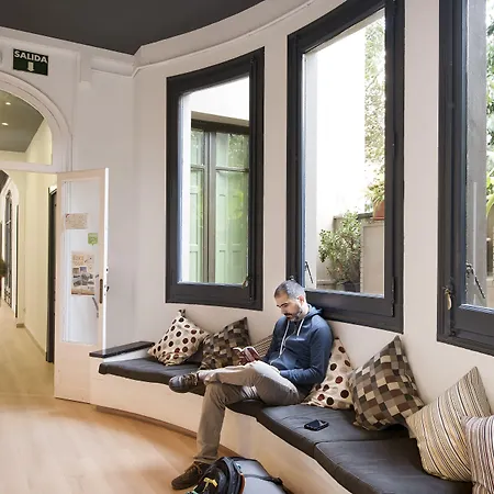 Хостел The Central House Barcelona Gracia