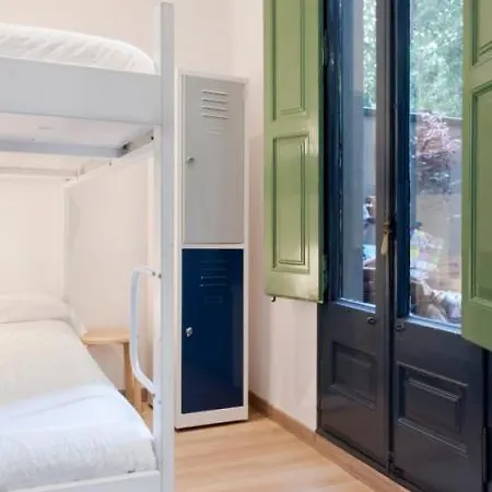 The Central House Barcelona Gracia Hostel *